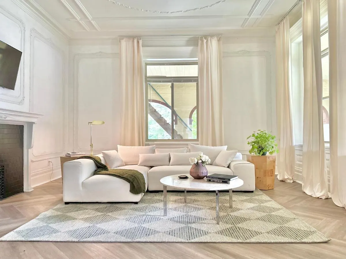 The Elliott Hotel At Highland Park By Luxe Pgh contacts