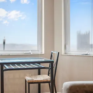 Charming Studio-panoramic View-your Sanctuary Apartment
